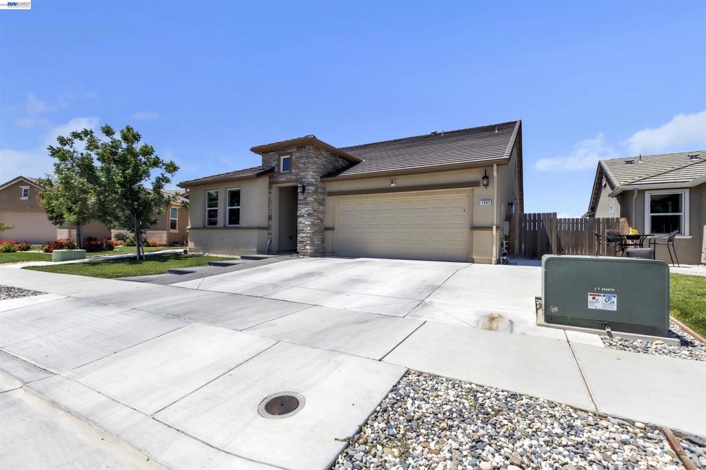 1893 Summit Dr, Los Banos, CA 93635 — photo 1