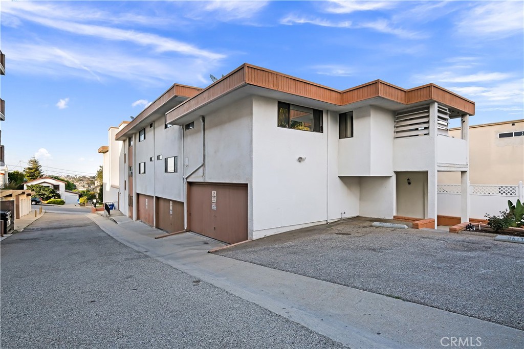 665 W 24th 315, San Pedro, CA 90731 — photo 1
