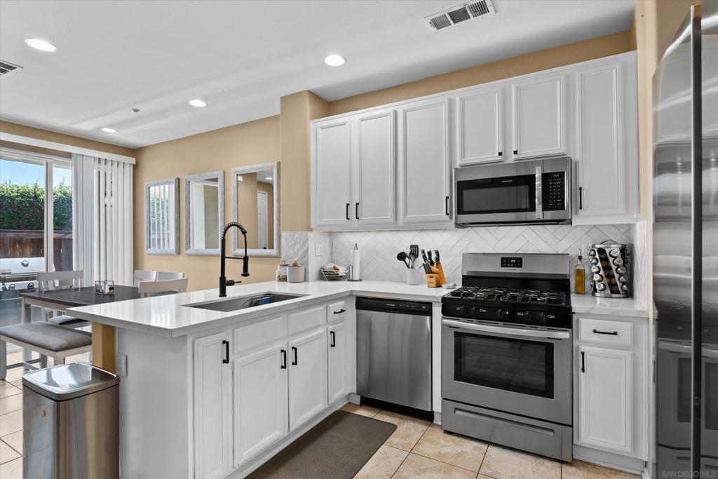 41985 Davenport C, Murrieta, CA 92562 — photo 1