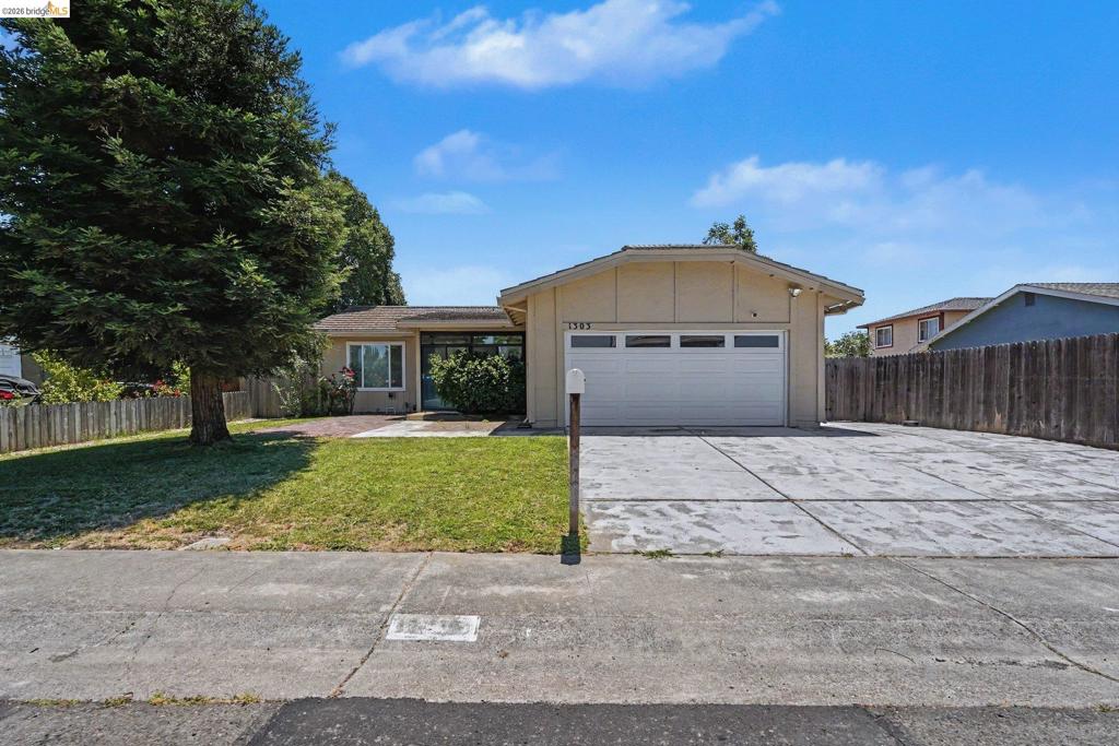 1303 Crane Dr, Suisun City, CA 94585 — photo 1