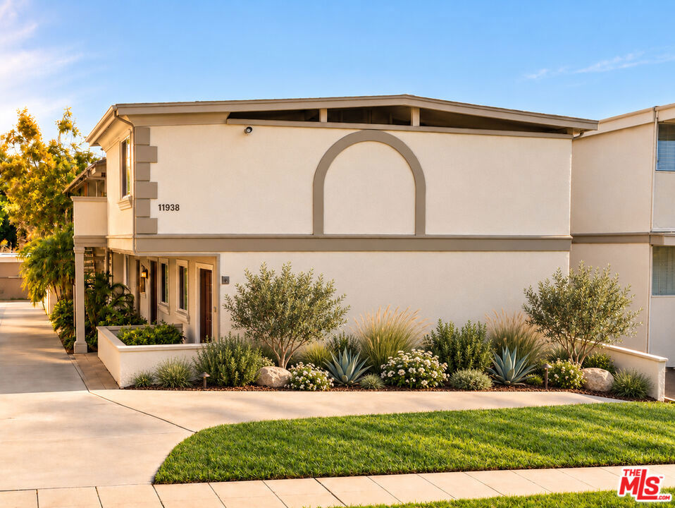 11938 Dorothy Street, Los Angeles, CA 90049 — photo 1