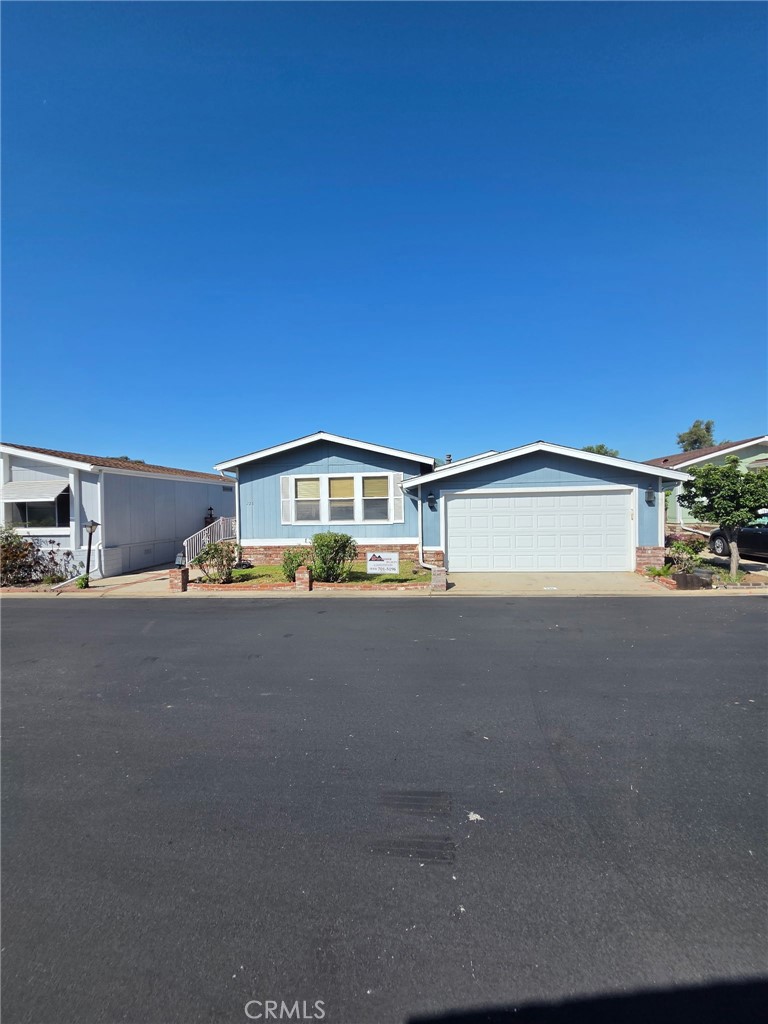 15455 Glenoaks Boulevard 226, Sylmar, CA 91342 — photo 1