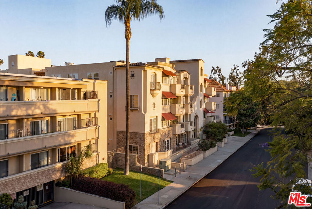 4237 Longridge Avenue 203, Studio City, CA 91604 — photo 1