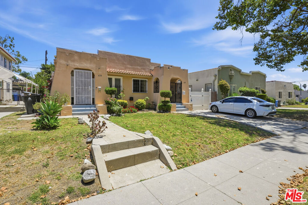 936 S Lucerne Boulevard, Los Angeles, CA 90019 — photo 1