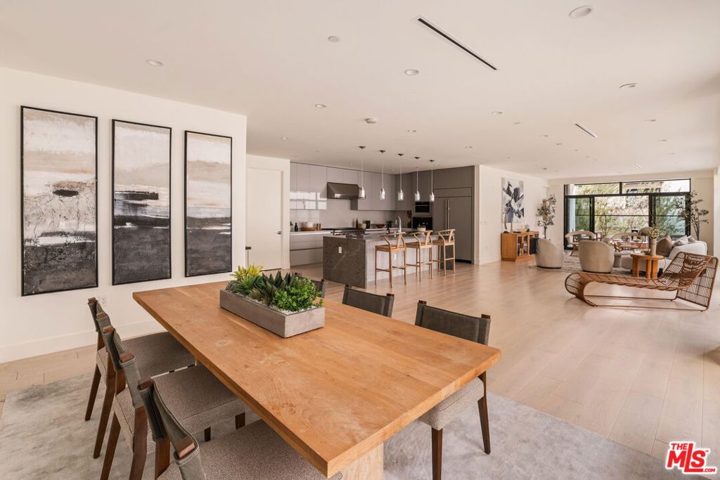 425 N Palm Drive 202, Beverly Hills, CA 90210 — photo 1