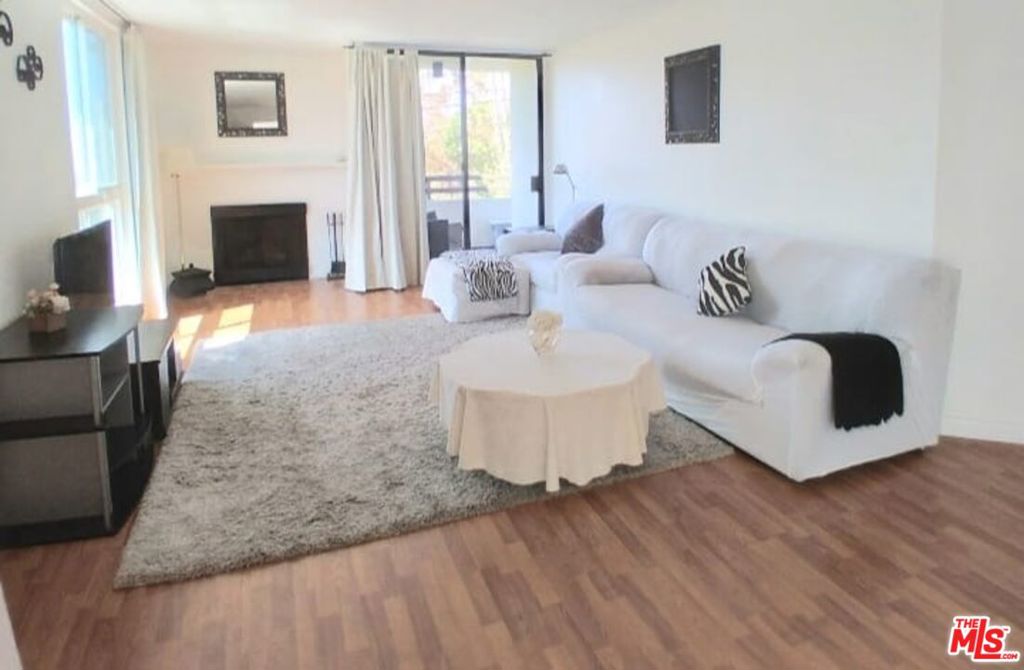 911 N Kings Road 310, West Hollywood, CA 90069 — photo 1