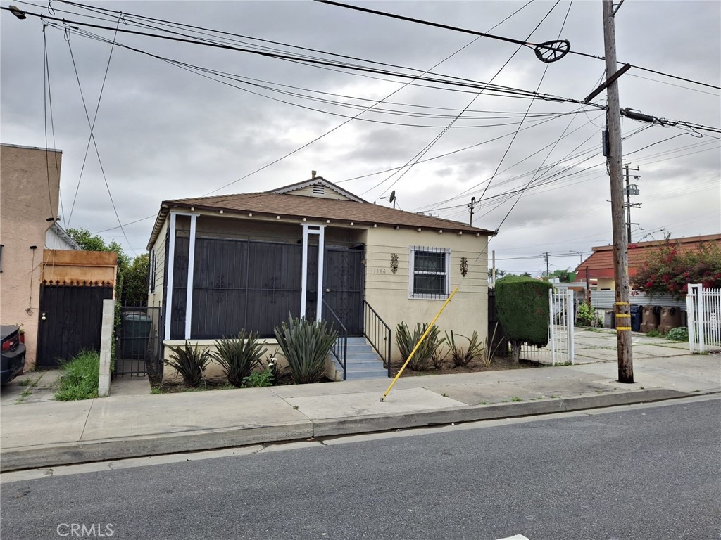 1346 W Century, Los Angeles, CA 90044 — photo 1