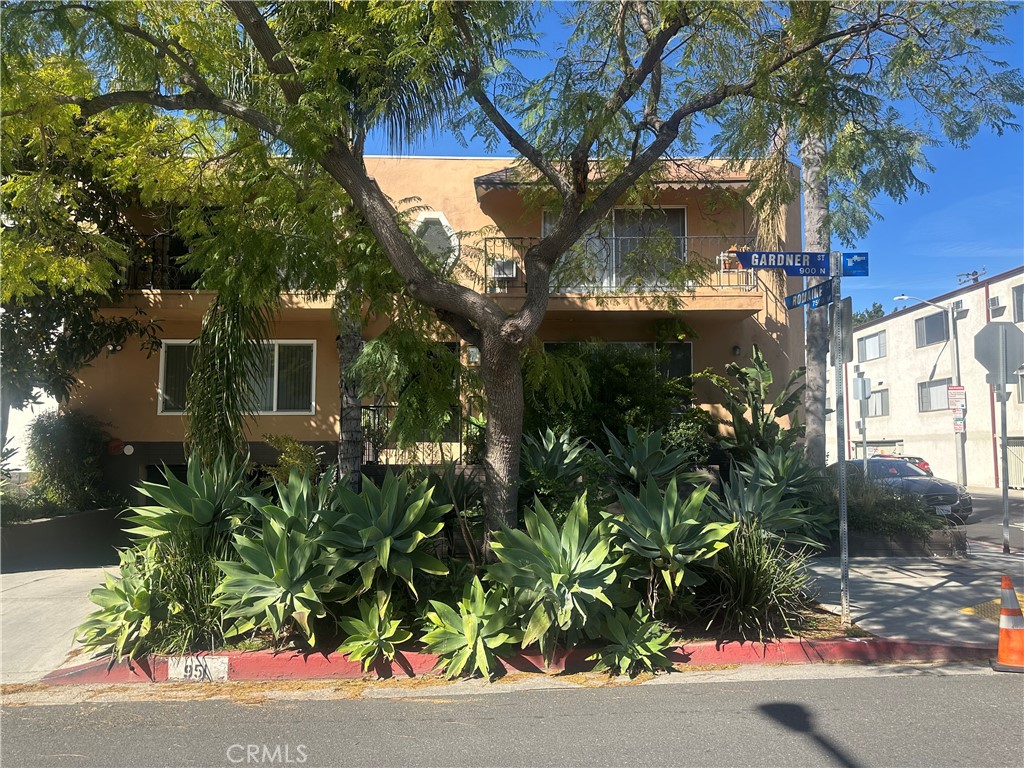 951 N Gardner 6, West Hollywood, CA 90046 — photo 1