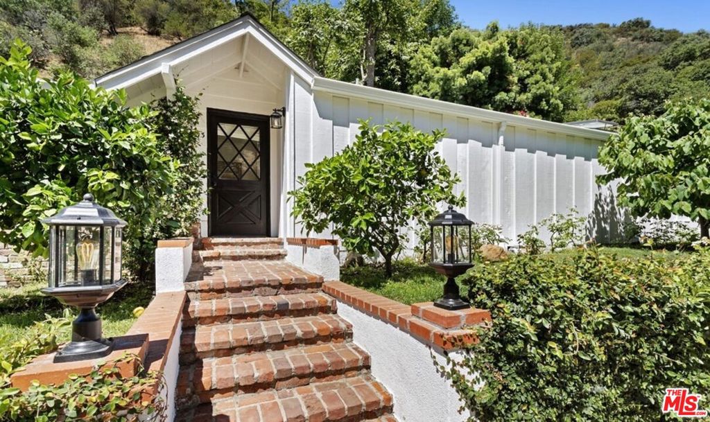 3933 Mandeville Canyon Road, Los Angeles, CA 90049 — photo 1