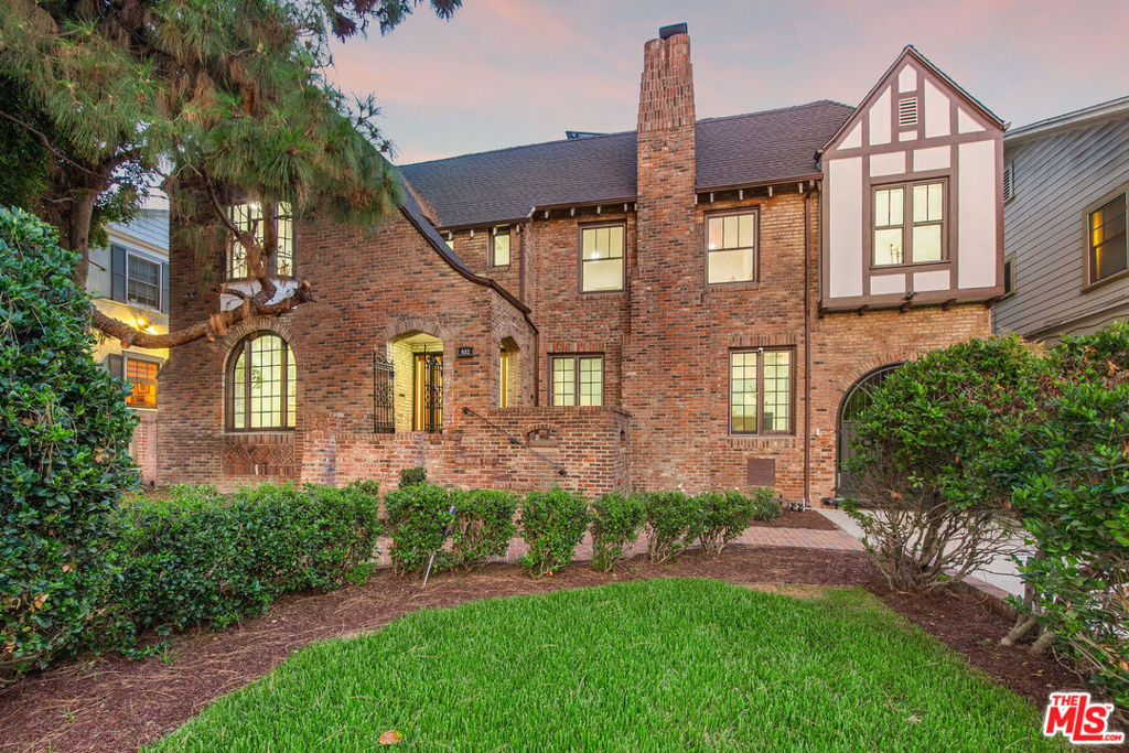 832 S Plymouth Boulevard, Los Angeles, CA 90005 — photo 1