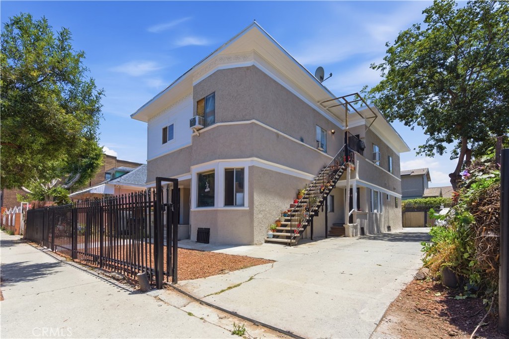 2208 Toberman Street, Los Angeles, CA 90007 — photo 1
