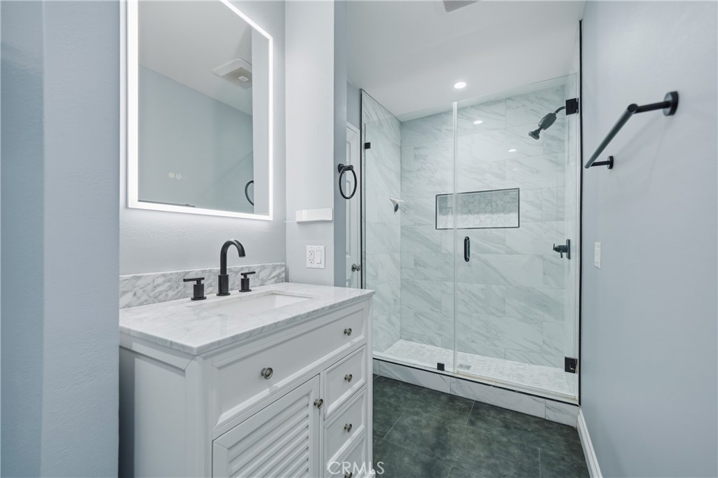 324 E Plymouth Street 21, Inglewood, CA 90302 — photo 1