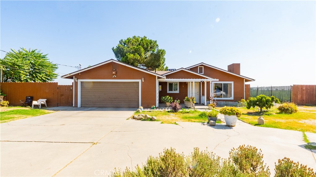 822 E Glenwood, Turlock, CA 95380 — photo 1