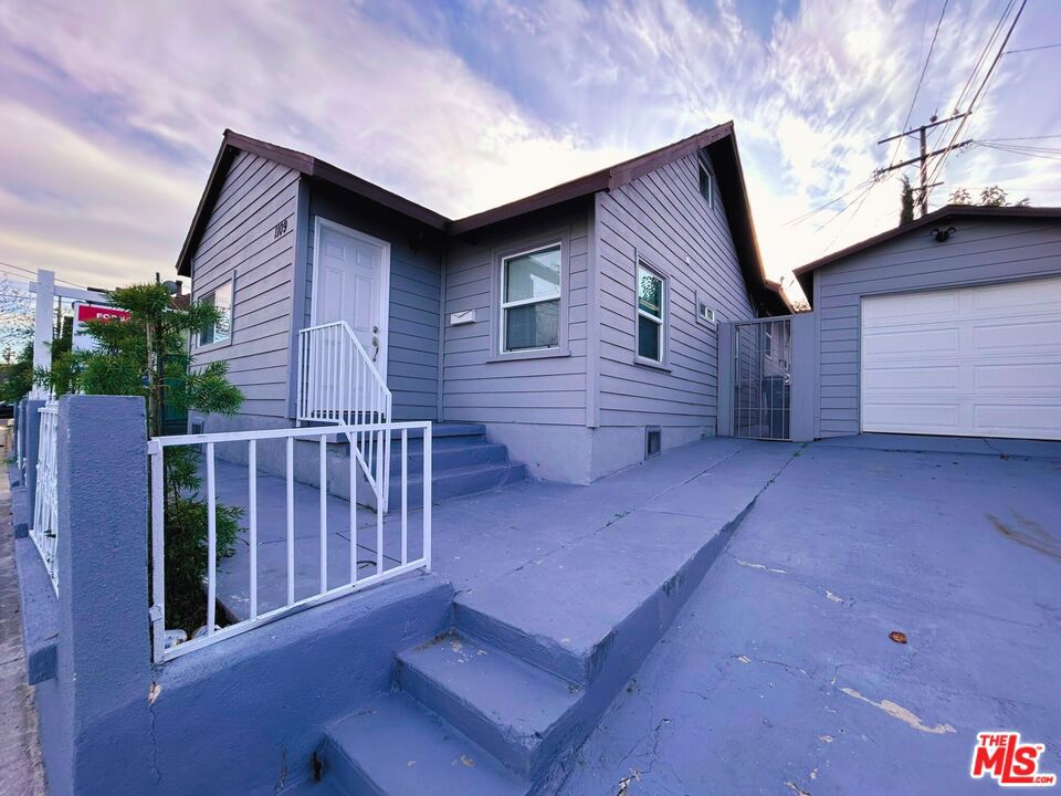 1109 N Chester Avenue, Inglewood, CA 90302 — photo 1