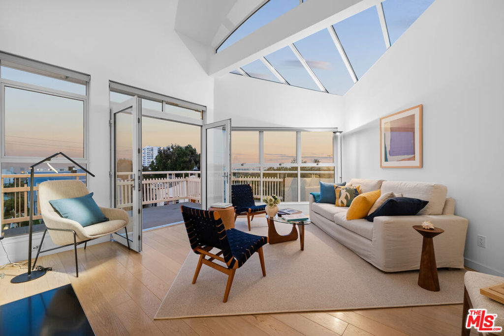 2913 3rd Street 304, Santa Monica, CA 90405 — photo 1