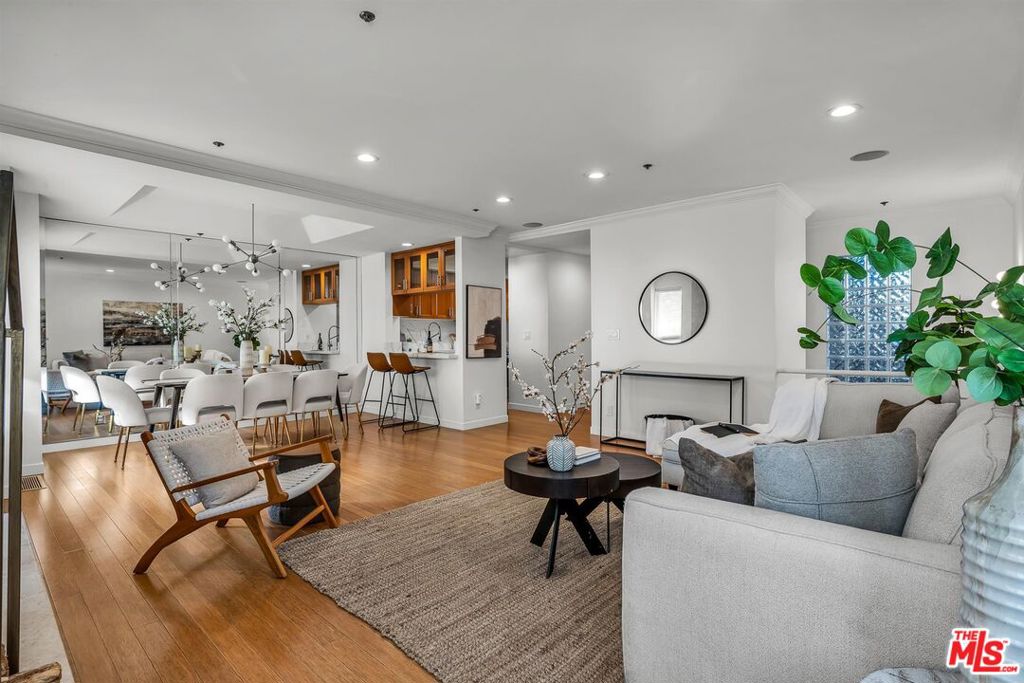10664 Wilkins Avenue 202, Los Angeles, CA 90024 — photo 1