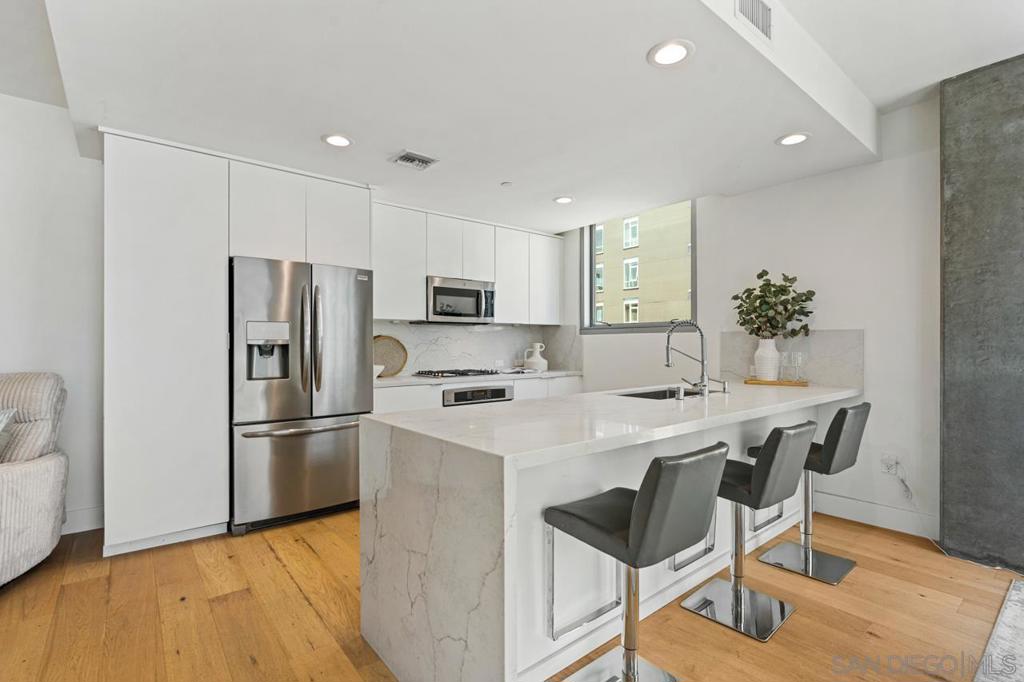800 The Mark Ln 406, San Diego, CA 92101 — photo 1