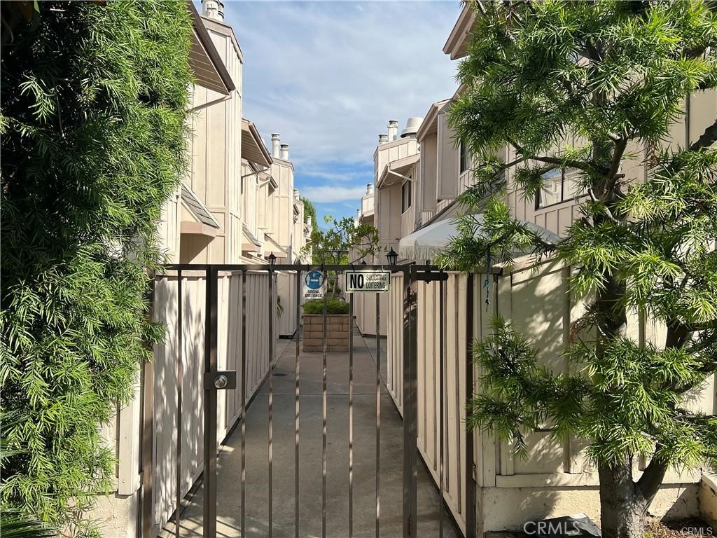 511 E Live Oak 17, Arcadia, CA 91006 — photo 1