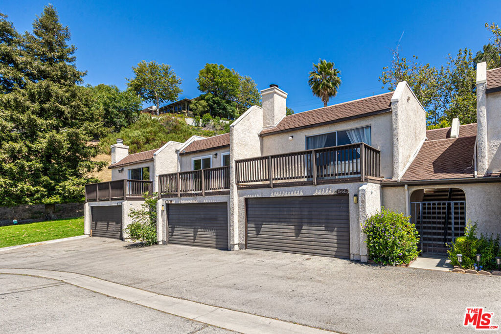 15615 Crestview Lane 82, Granada Hills, CA 91344 — photo 1