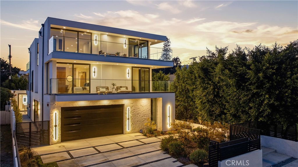 813 N Genesee Avenue, Los Angeles, CA 90046 — photo 1