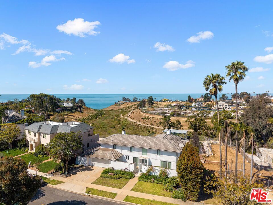 525 Alma Real Drive, Pacific Palisades, CA 90272 — photo 1