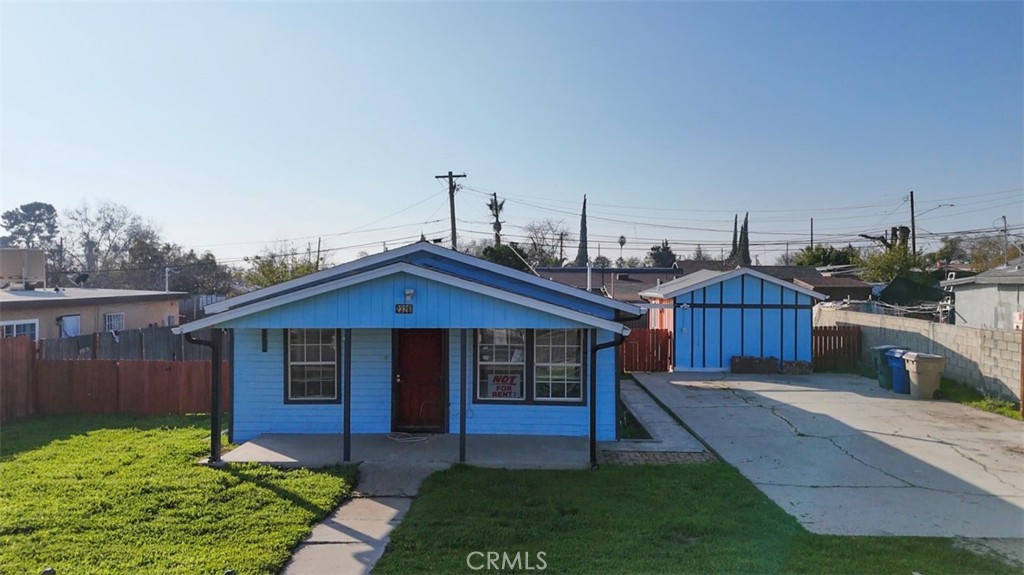 2326 Nelson, Bakersfield, CA 93305 — photo 1