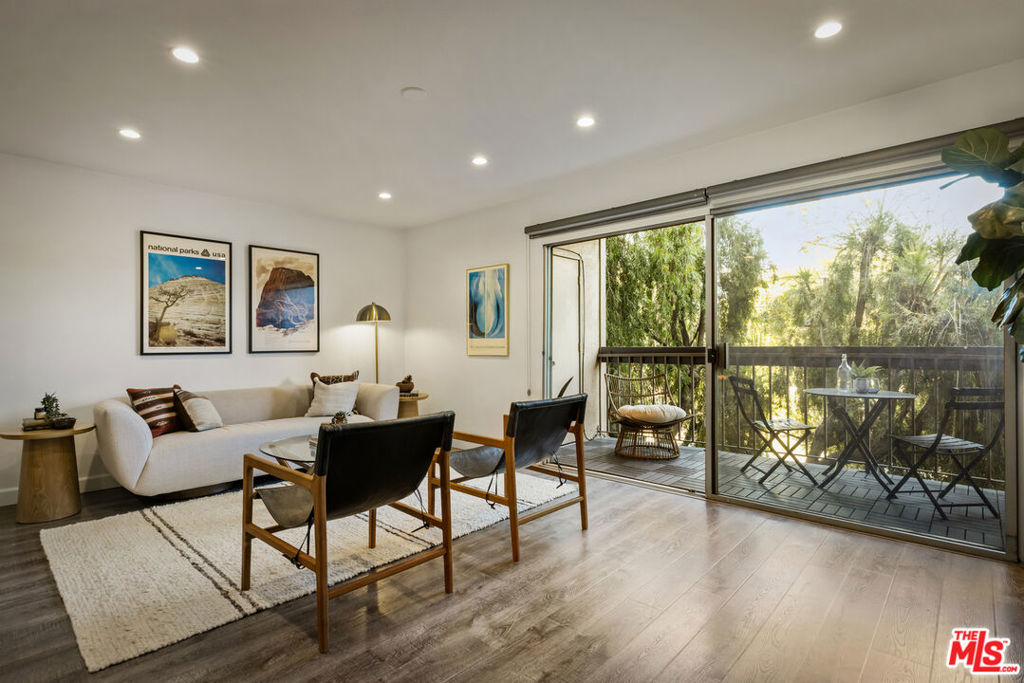335 N Adams Street 222, Glendale, CA 91206 — photo 1