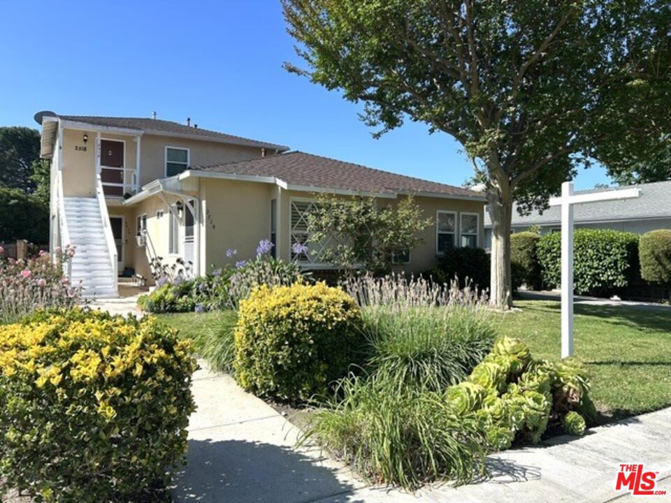 2514 W Chandler Boulevard, Burbank, CA 91505 — photo 1