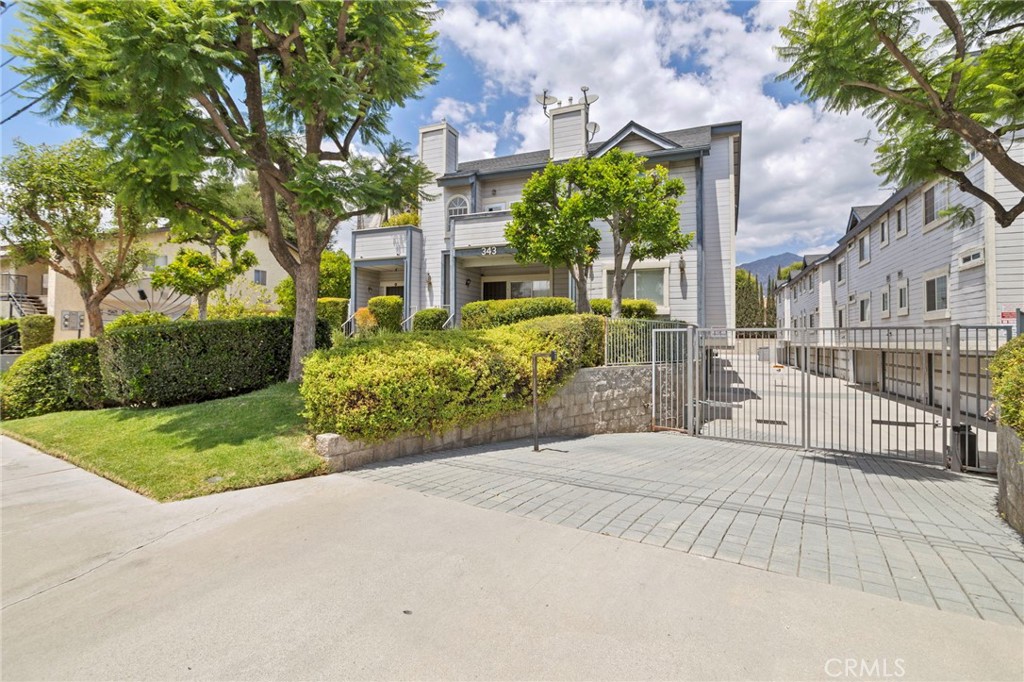 343 W Central J, Monrovia, CA 91016 — photo 1