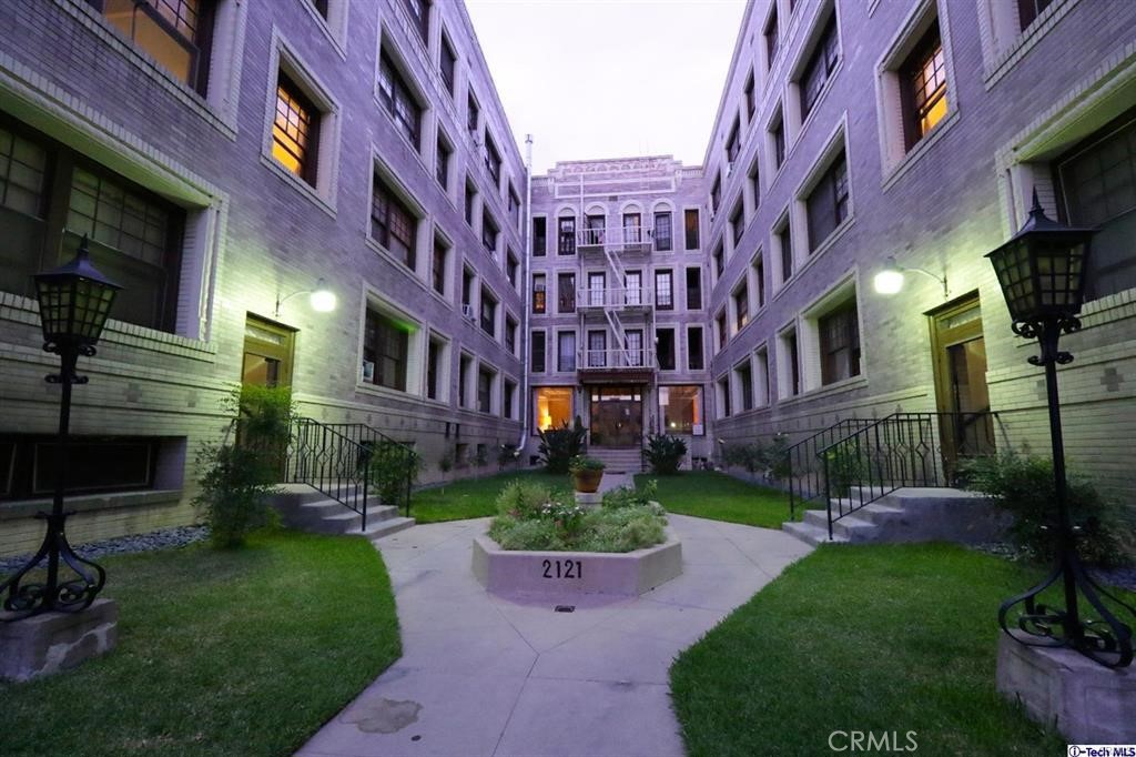 2121 James M Wood Boulevard 121, Los Angeles, CA 90006 — photo 1
