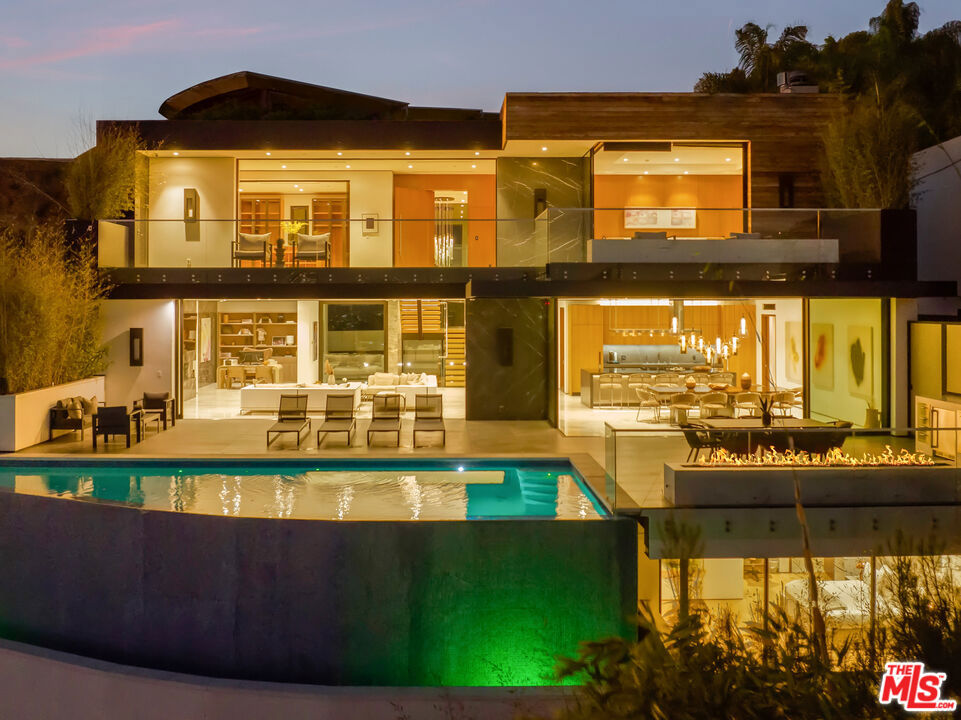 9410 Sierra Mar Place, Los Angeles, CA 90069 — photo 1