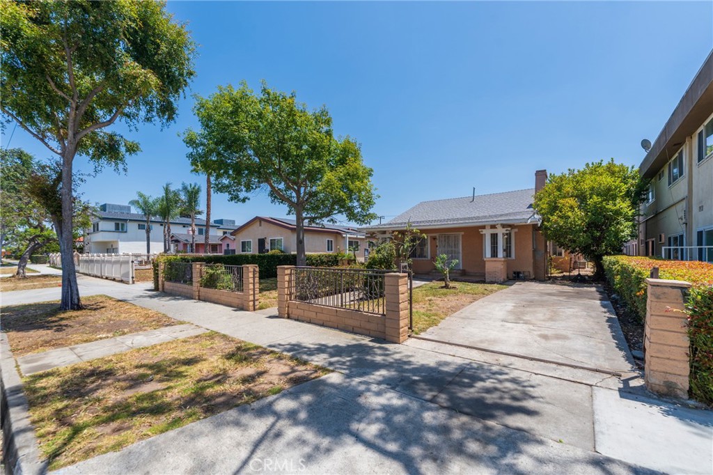 532 S Flower Street, Inglewood, CA 90301 — photo 1