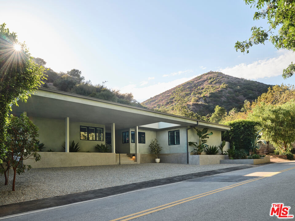 2633 Mandeville Canyon Road, Los Angeles, CA 90049 — photo 1