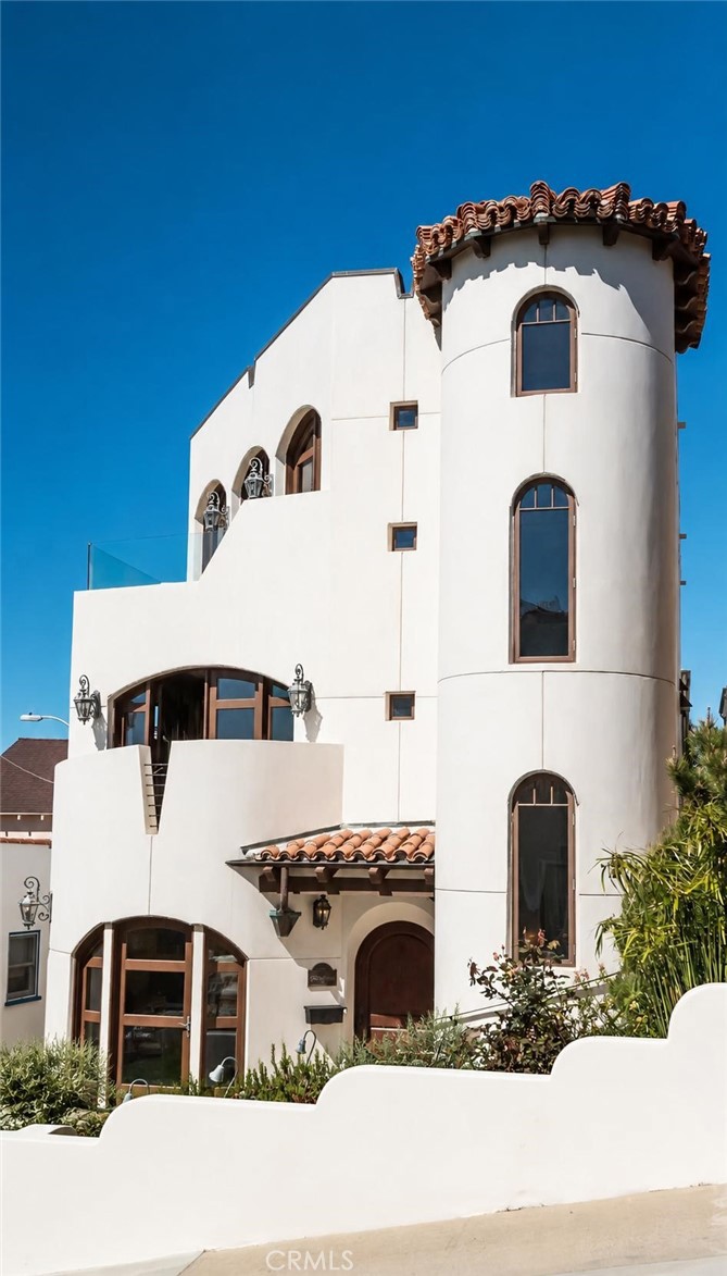 221 30th Street, Manhattan Beach, CA 90266 — photo 1
