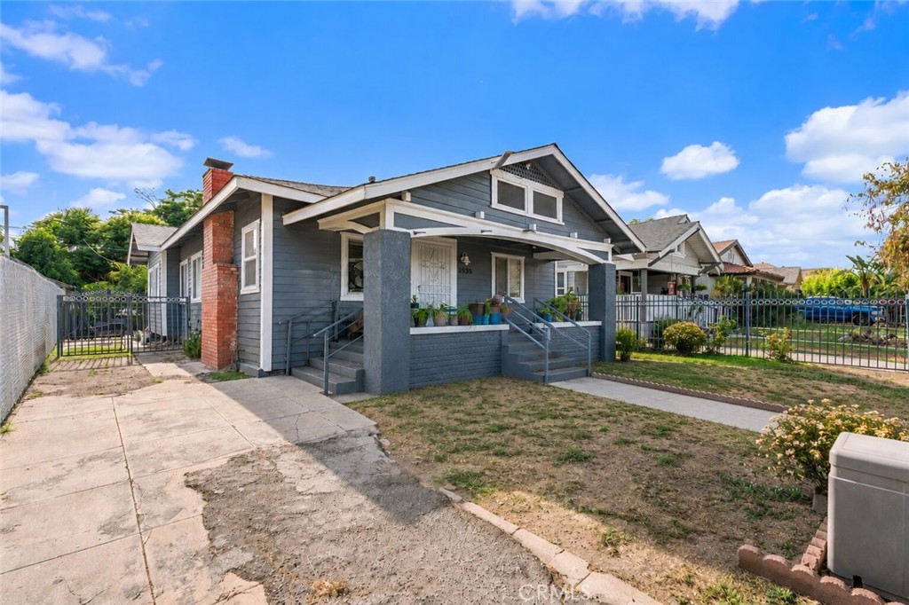 3935 S Harvard Boulevard, Los Angeles, CA 90062 — photo 1