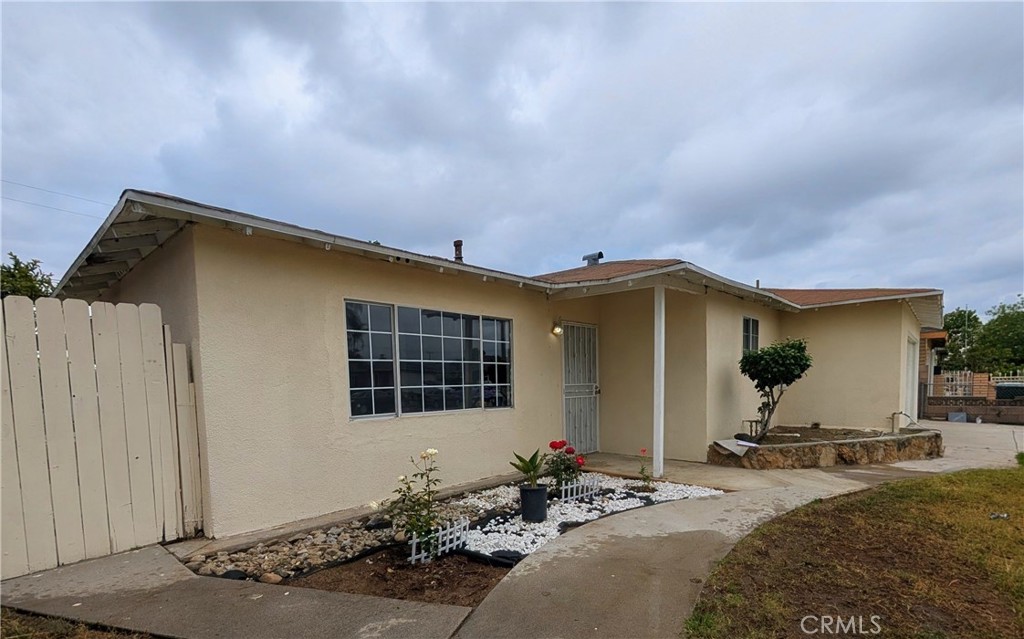 357 W WOODCREST ST., Rialto, CA 92376 — photo 1