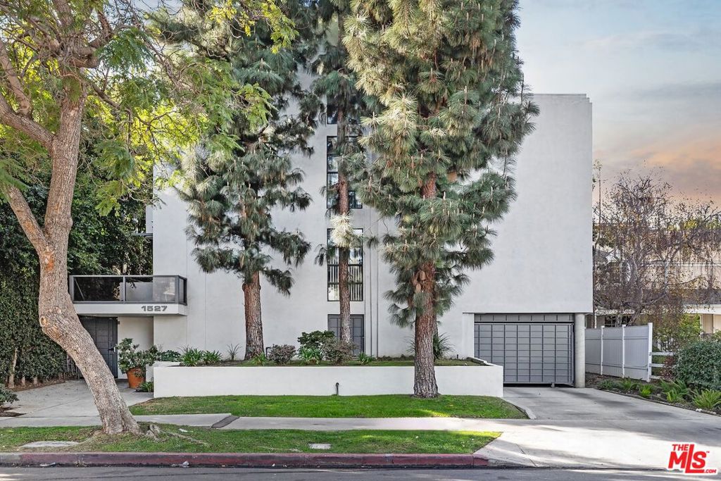 1527 Veteran Avenue, Los Angeles, CA 90024 — photo 1