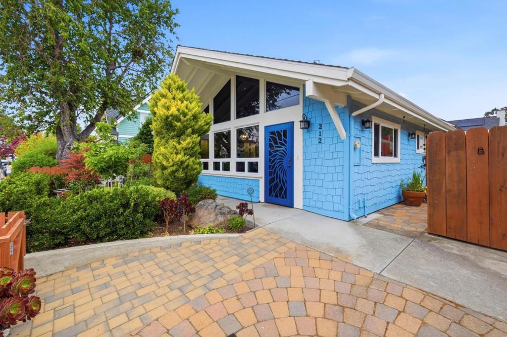 212 3rd Avenue, Santa Cruz, CA 95062 — photo 1