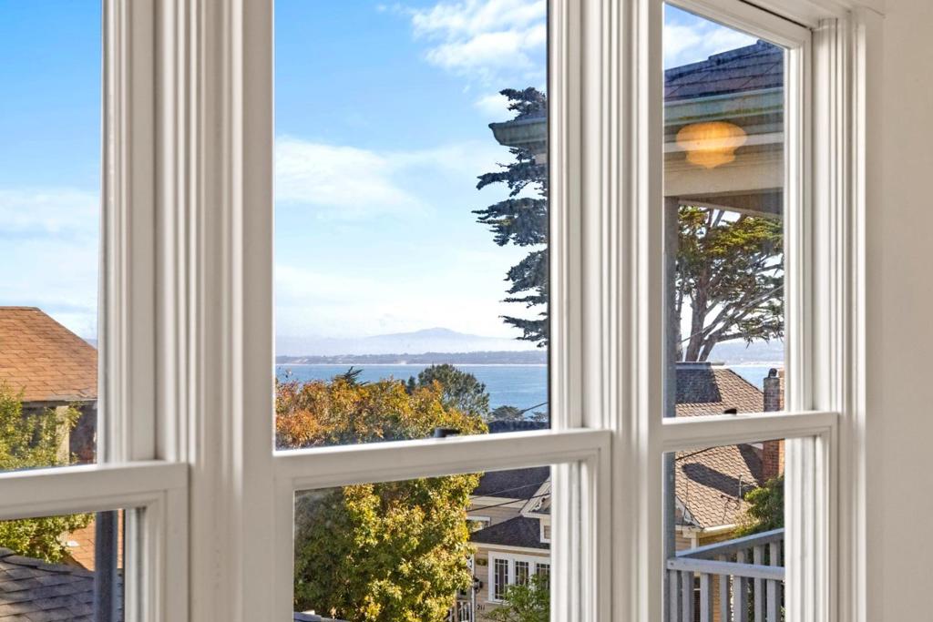 218 4th Street, Pacific Grove, CA 93950 — photo 1
