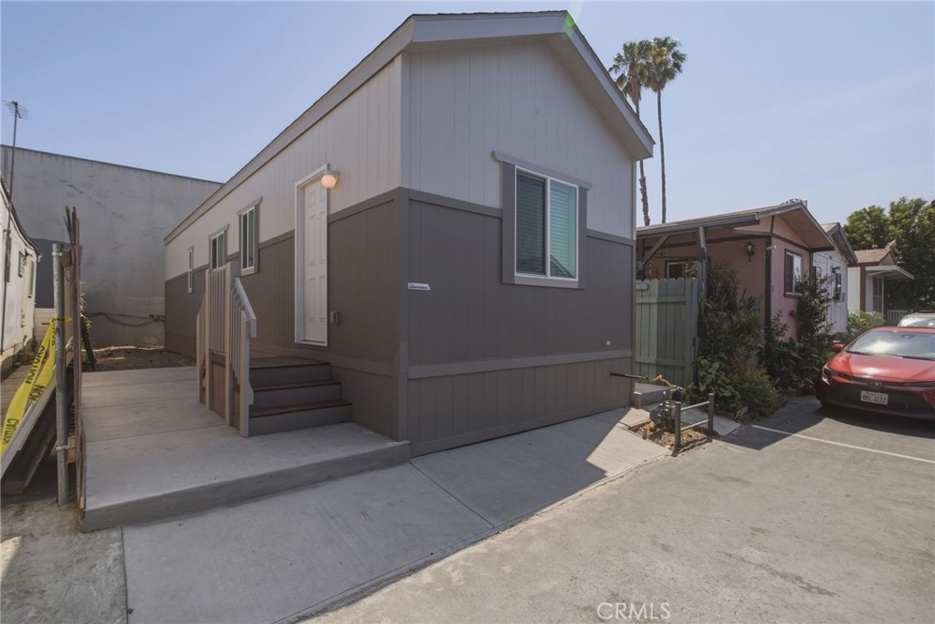 7650 Balboa Boulevard 27, Van Nuys, CA 91406 — photo 1