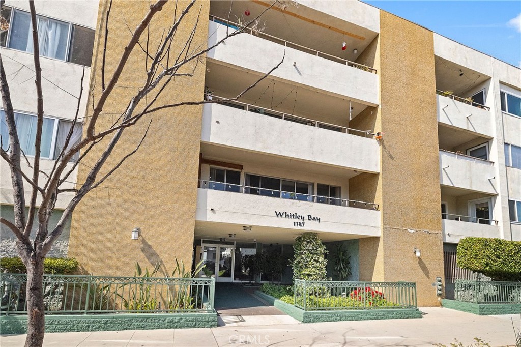 1187 E 3rd 202, Long Beach, CA 90802 — photo 1