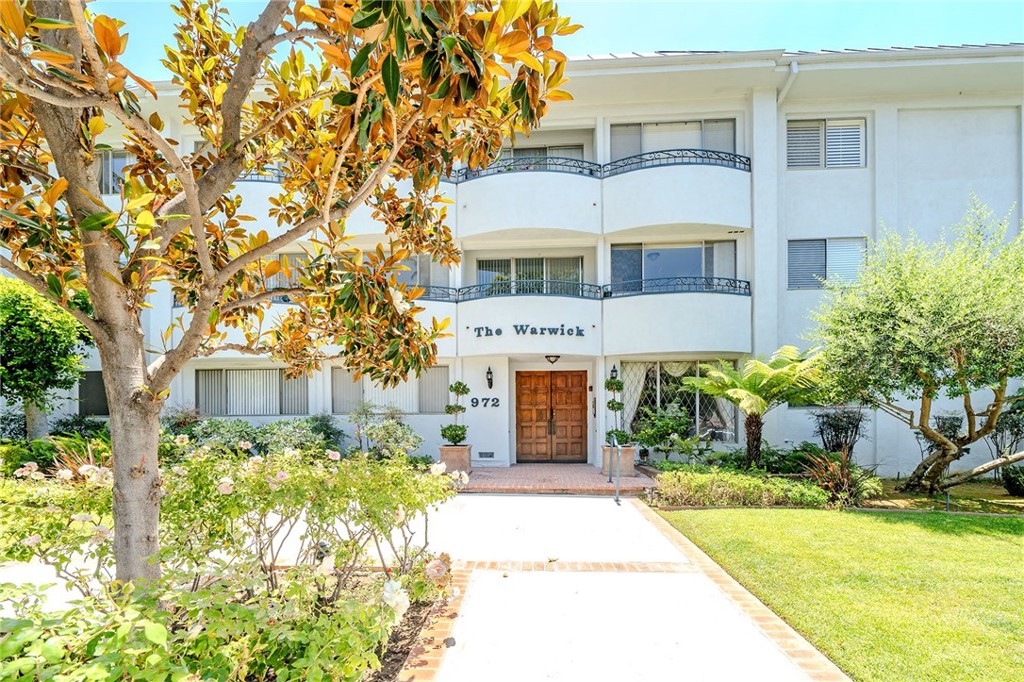 972 E California 202, Pasadena, CA 91106 — photo 1