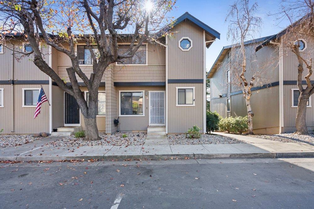 801 Nash Road B10, Hollister, CA 95023 — photo 1