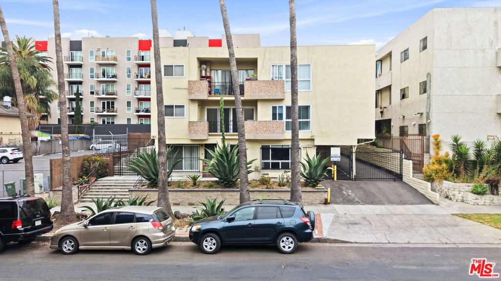 741 S Hobart Boulevard, Los Angeles, CA 90005 — photo 1