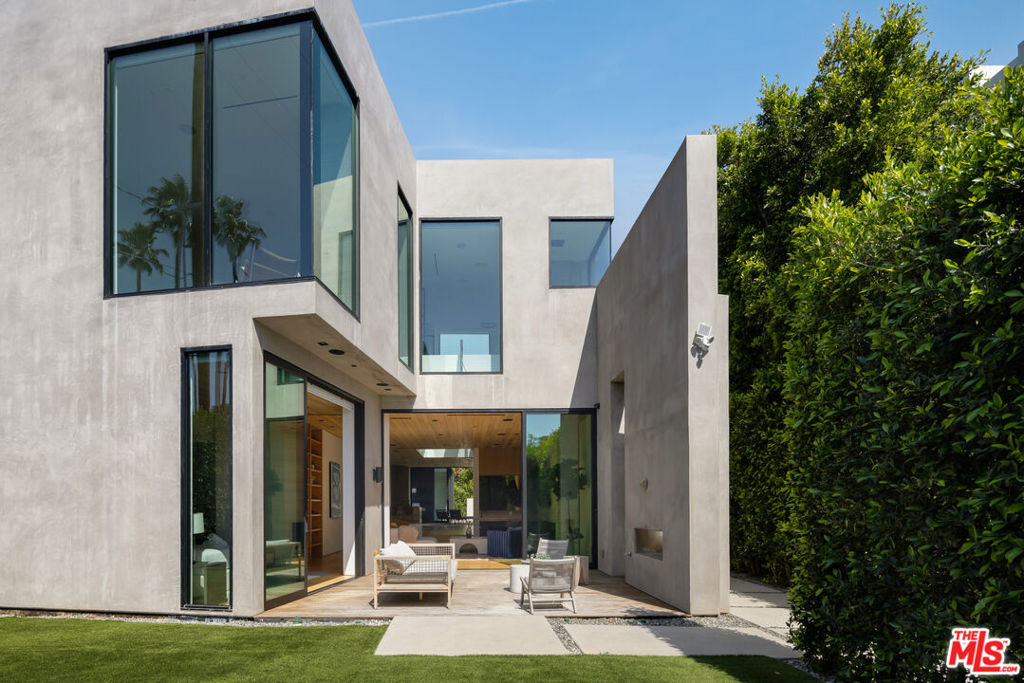 952 N Laurel Avenue, Los Angeles, CA 90046 — photo 1