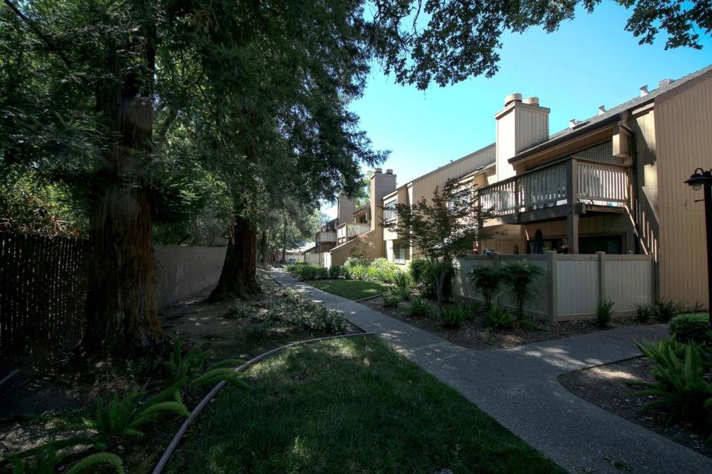 546 Woodside Oaks 6, Sacramento, CA 95825 — photo 1