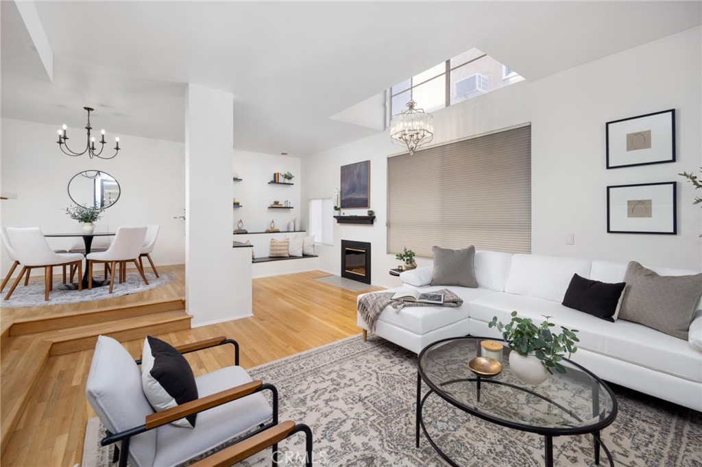 520 S Barrington Avenue 116, Los Angeles, CA 90049 — photo 1