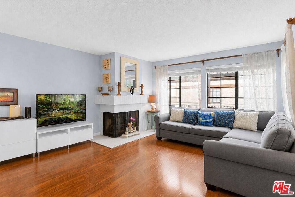 441 E San Jose Avenue 209, Burbank, CA 91501 — photo 1