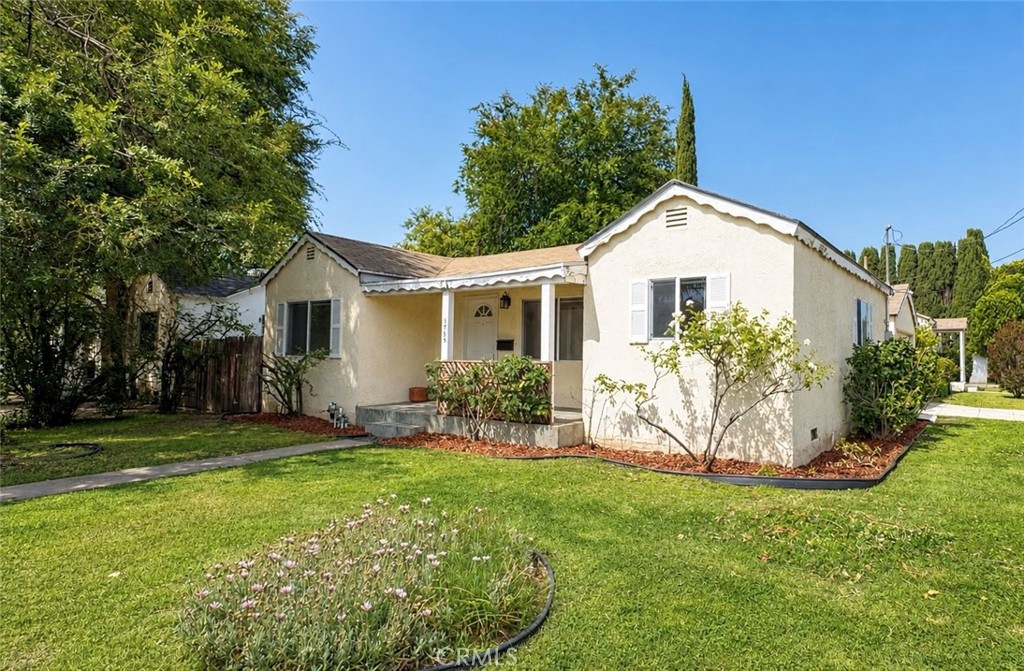 5759 Hazeltine, Van Nuys, CA 91401 — photo 1