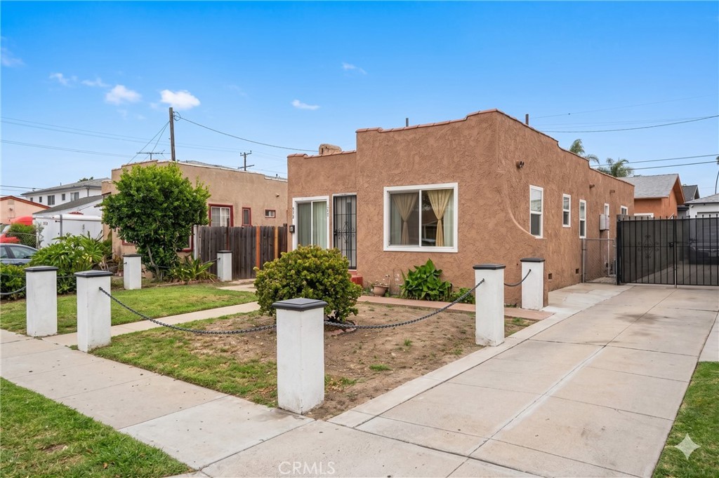 514 W 105th, Los Angeles, CA 90044 — photo 1